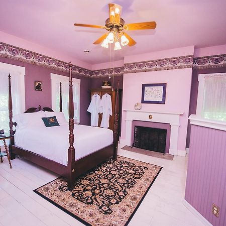 Old Caledonian Bed & Breakfast 외부 사진
