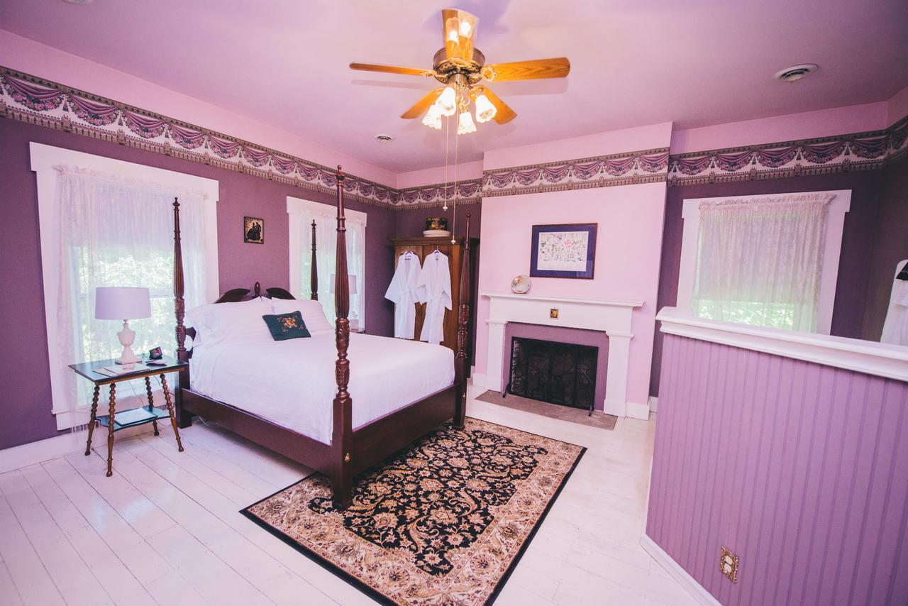 Old Caledonian Bed & Breakfast 외부 사진