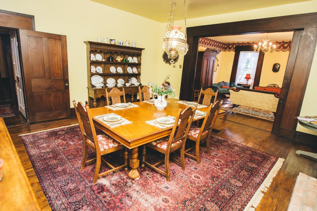Old Caledonian Bed & Breakfast 외부 사진