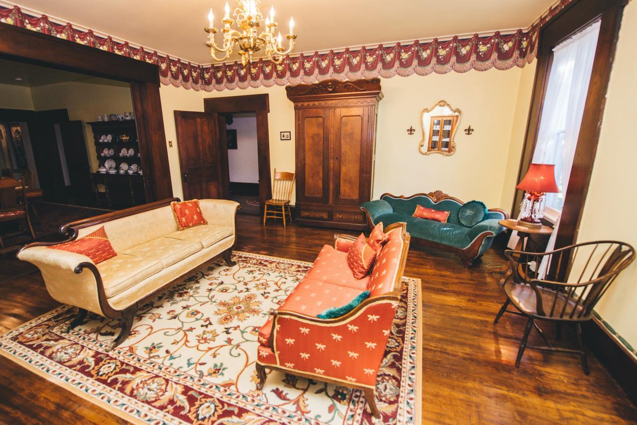 Old Caledonian Bed & Breakfast 외부 사진
