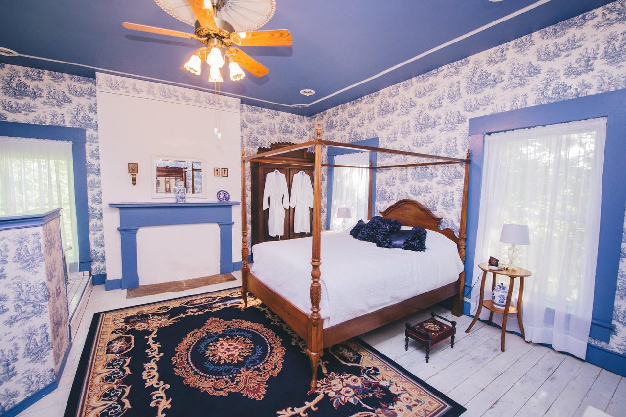 Old Caledonian Bed & Breakfast 외부 사진