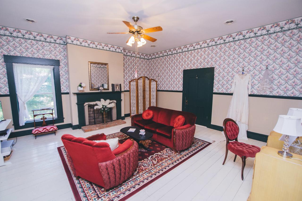 Old Caledonian Bed & Breakfast 외부 사진