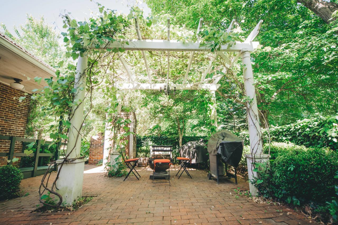 Old Caledonian Bed & Breakfast 외부 사진