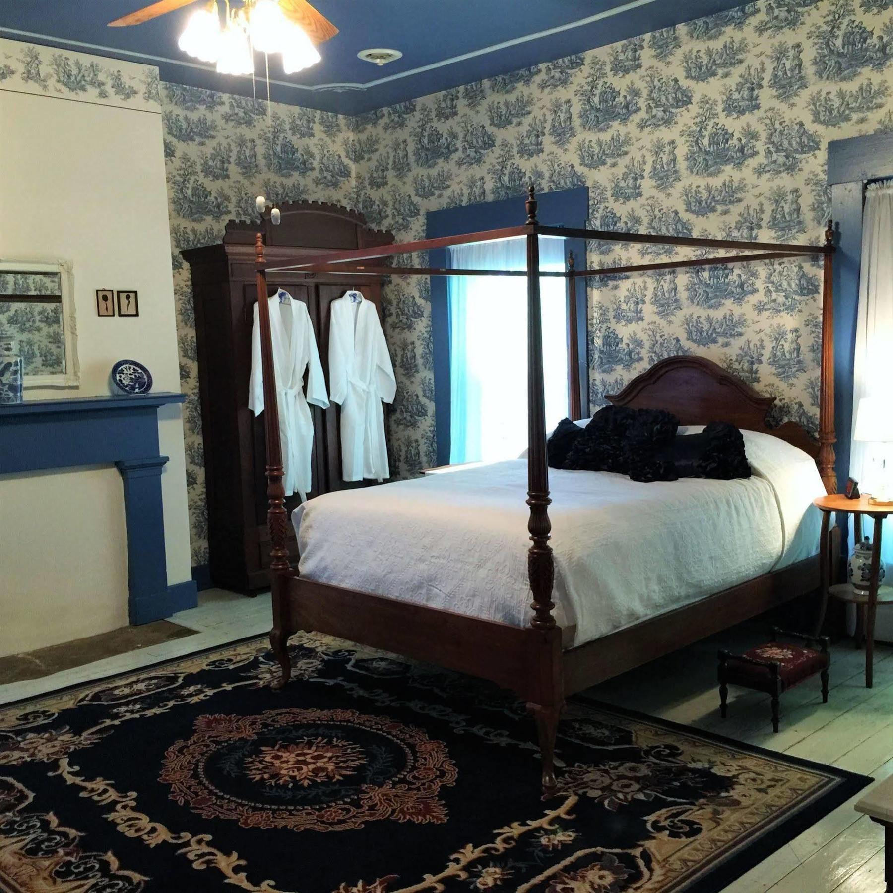 Old Caledonian Bed & Breakfast 외부 사진