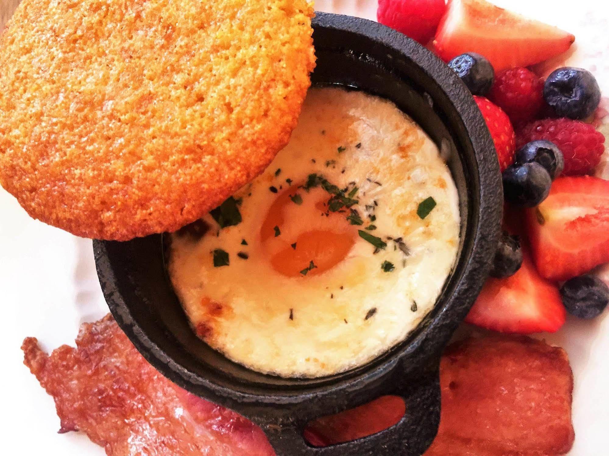 Old Caledonian Bed & Breakfast 외부 사진